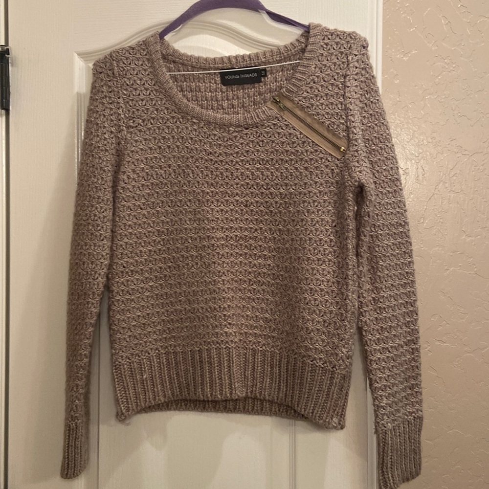 Young Threads Size Medium Beige Sweater
